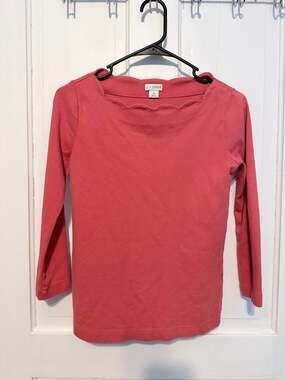 J. by J.Crew Women's Scallop Trim Boat Neck Long Sleeve Tee Coral Red XS